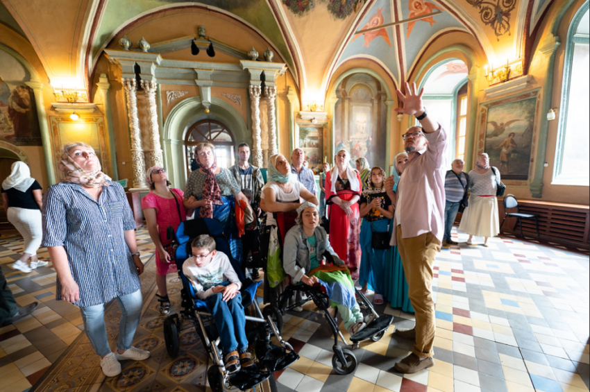 14 июля в преддверии празднования 600-летия со дня обретения мощей Преподобного Сергия Радонежского Свято-Троицкую Лавру посетила группа детей-инвалидов с родителями из г. Пушкино.